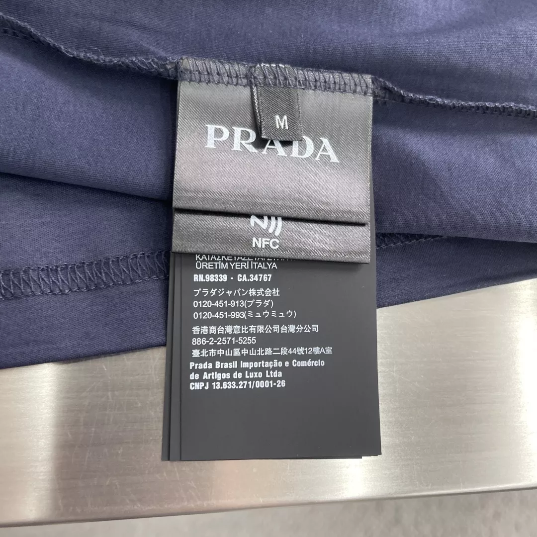 프라다 삼각 로고 오버핏 코튼 티셔츠 상세 이미지 7