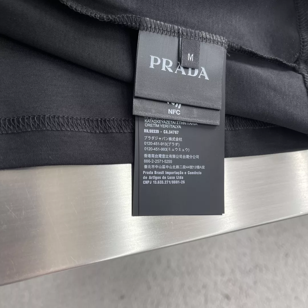 프라다 삼각 로고 오버핏 코튼 티셔츠 상세 이미지 7
