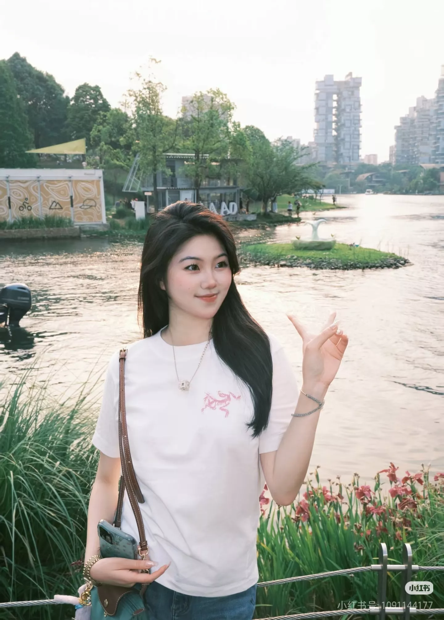 아크테릭스 가슴 로고 프린트 반소매 티셔츠 상세 이미지 18