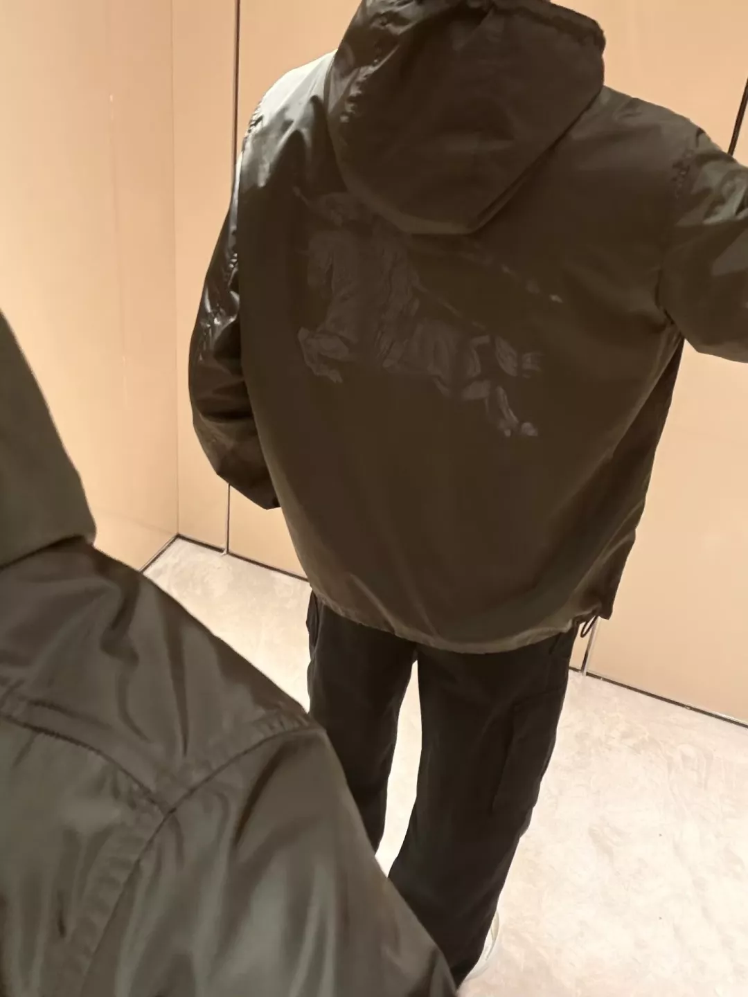 버버리 전마 인쇄 후드 집업 재킷 상세 이미지 24