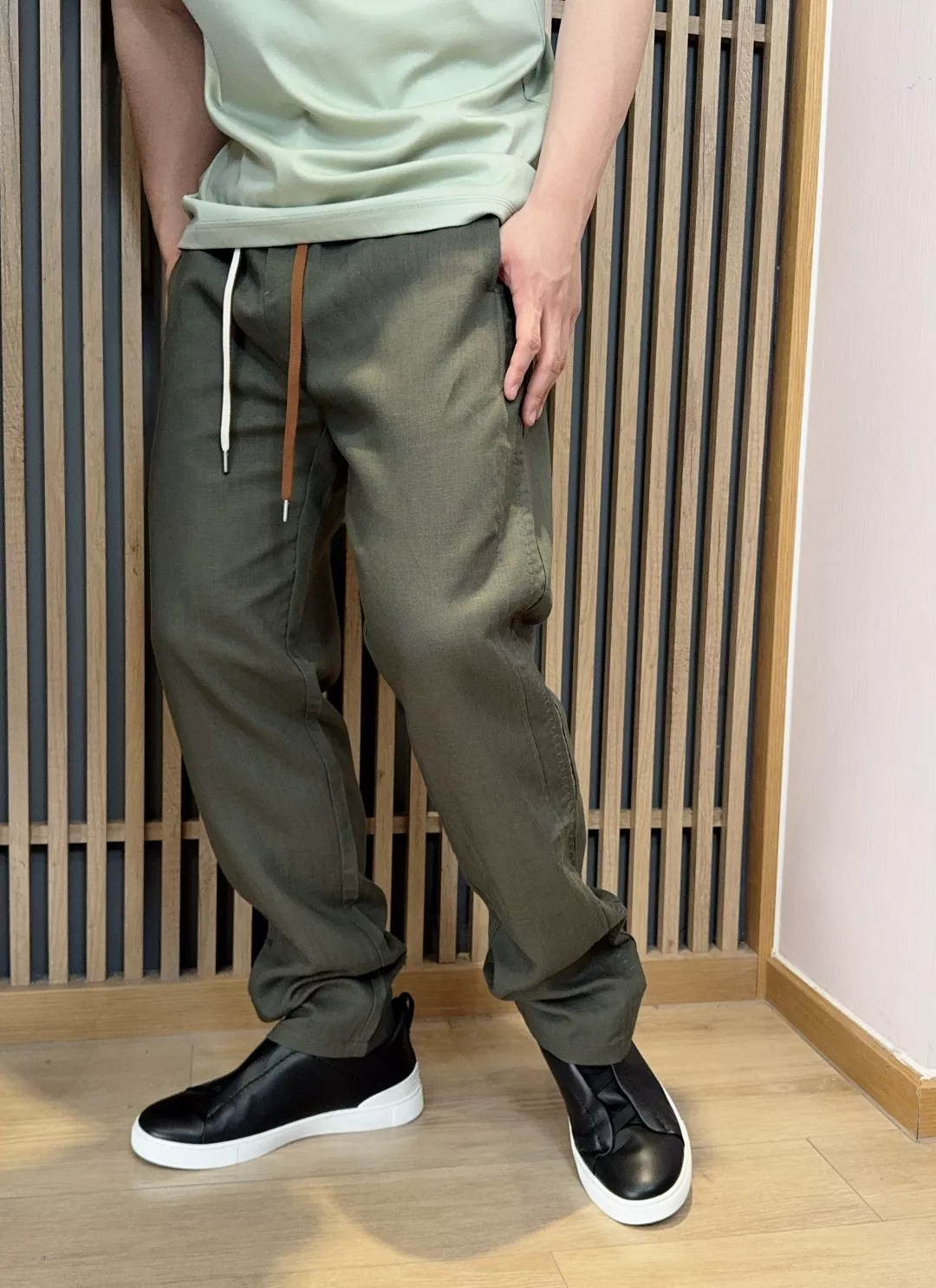 브루넬로쿠치넬리 라이오셀 린넨 혼방 드로스트링 팬츠 상세 이미지 19
