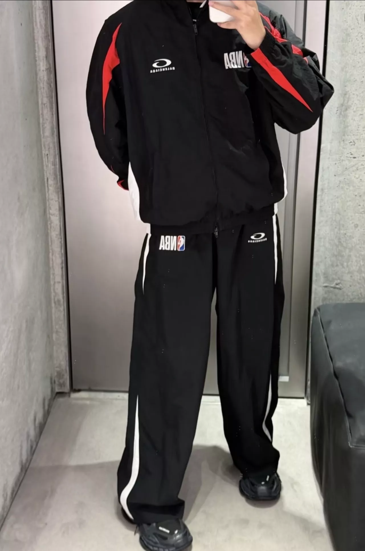 발렌시아가 NBA 콜라보 배색 스포츠 재킷 상세 이미지 32