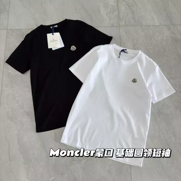 몽클레어 스몰 로고 자수 라운드 반팔 티