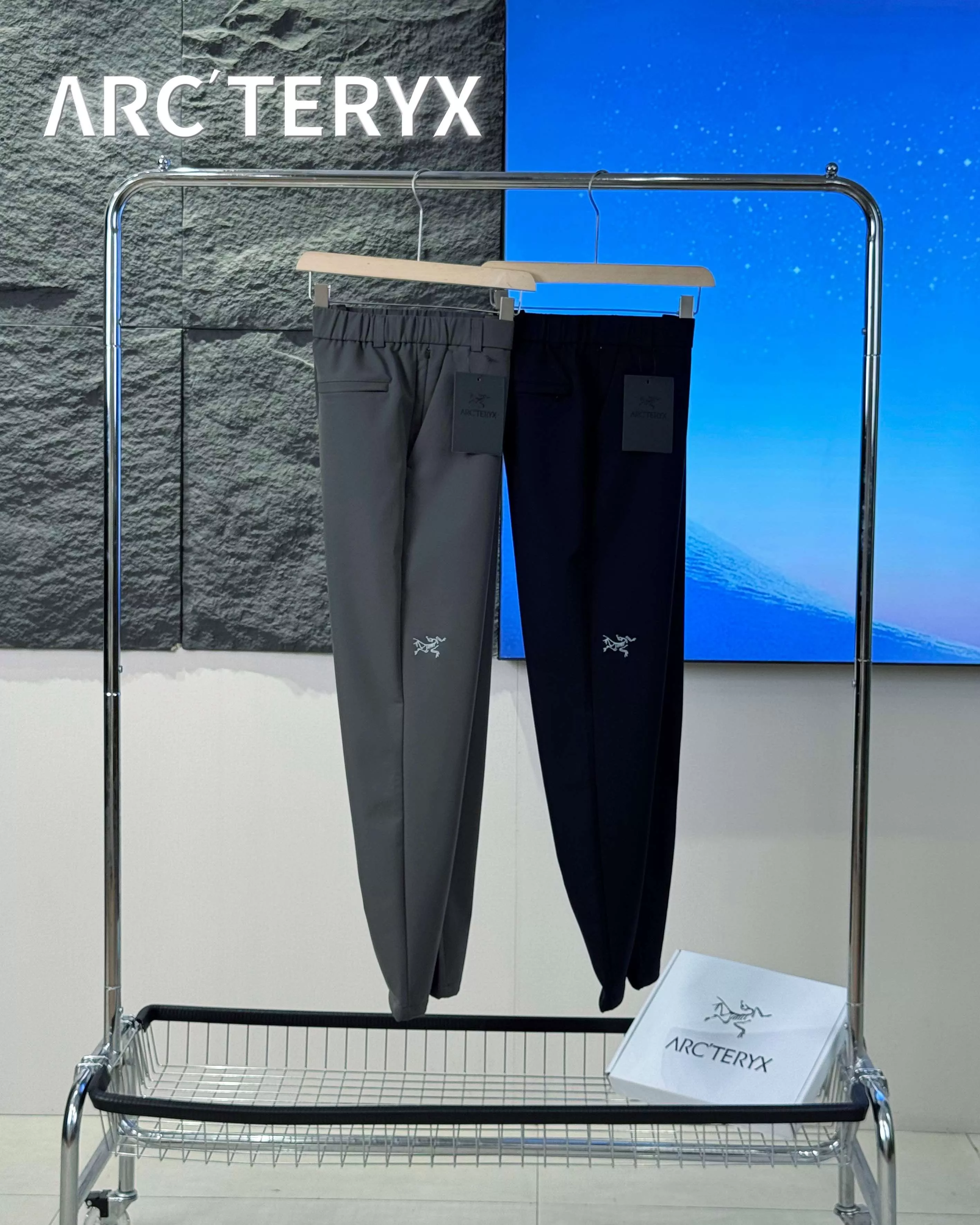아크테릭스 로고 포인트 기능성 조거 팬츠 상세 이미지 5