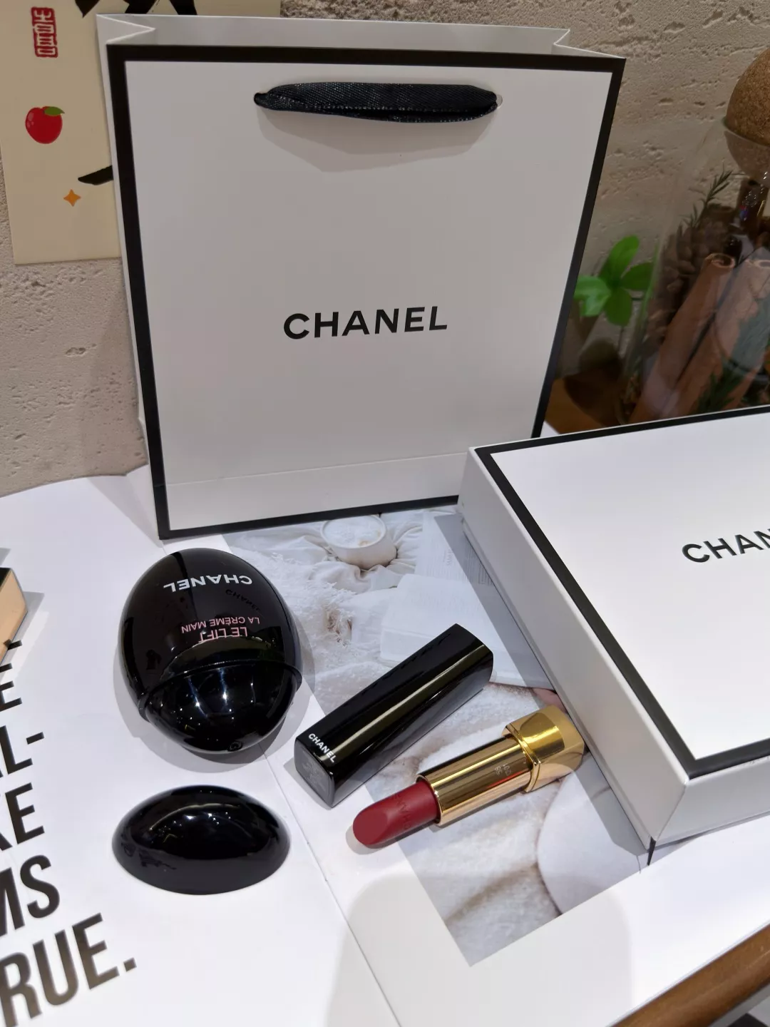 샤넬 블랙 에그 핸드크림 립스틱 기프트 세트 상세 이미지 6