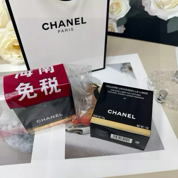 샤넬 가벼운 밀착감의 페이스 피니시 파우더