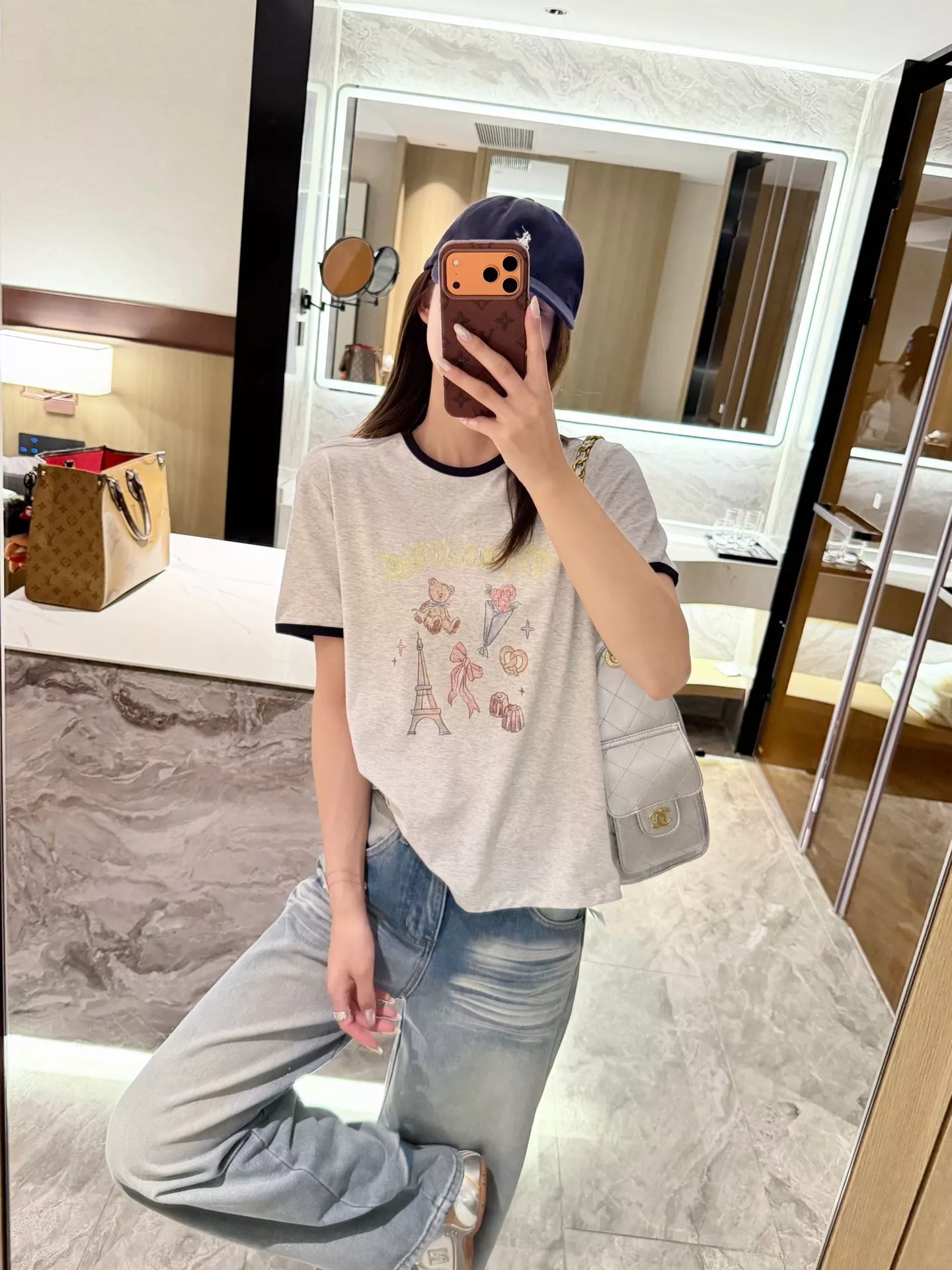 마리떼프랑소와저버 배색 넥 프린트 크롭 티셔츠 상세 이미지 57