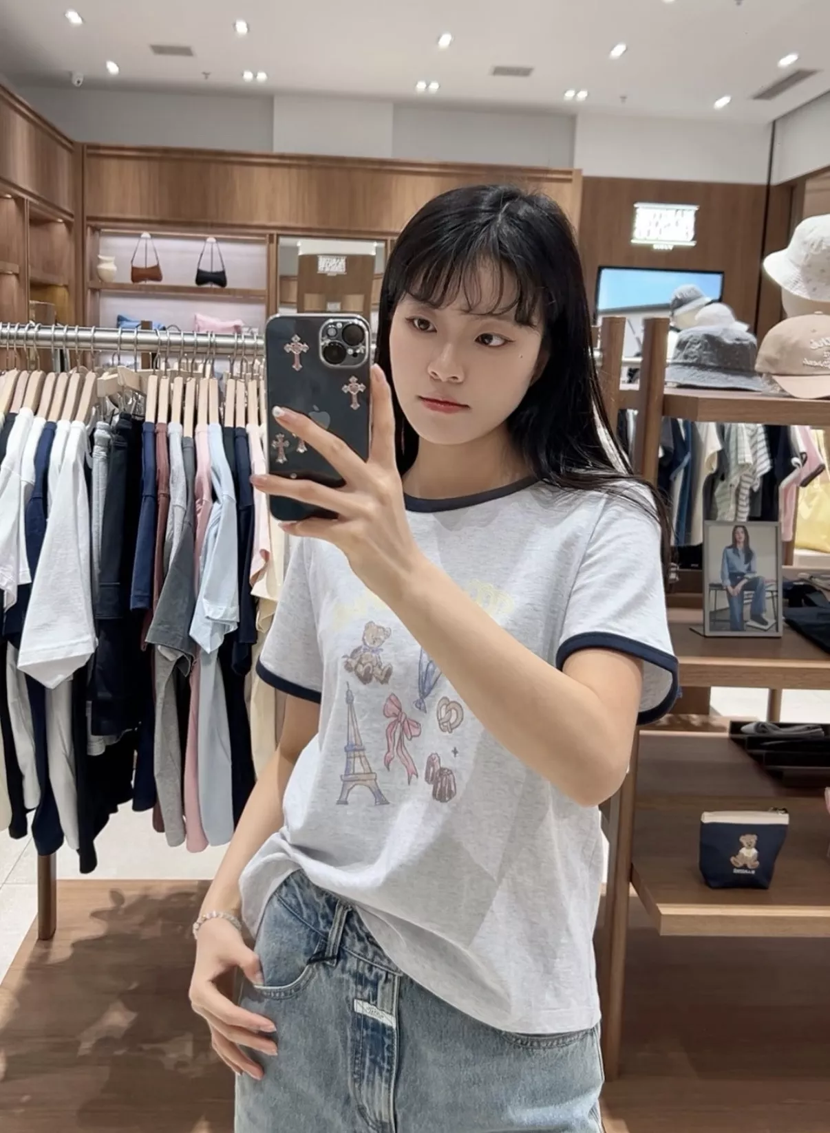 마리떼프랑소와저버 배색 넥 프린트 크롭 티셔츠 상세 이미지 14