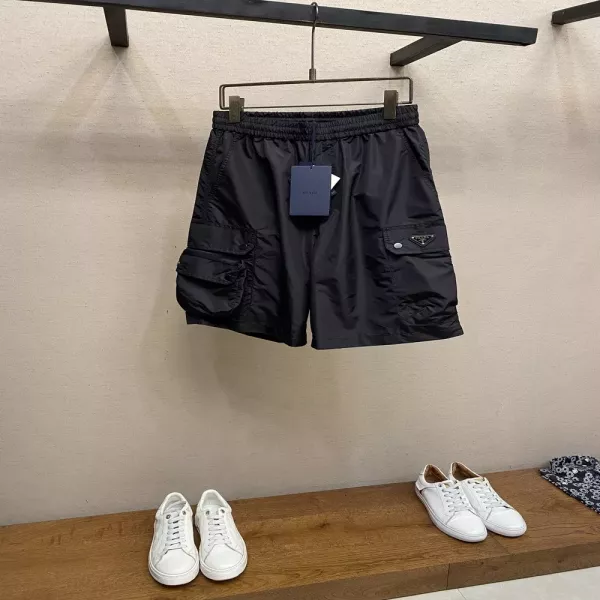 프라다 나일론 멀티포켓 쇼츠