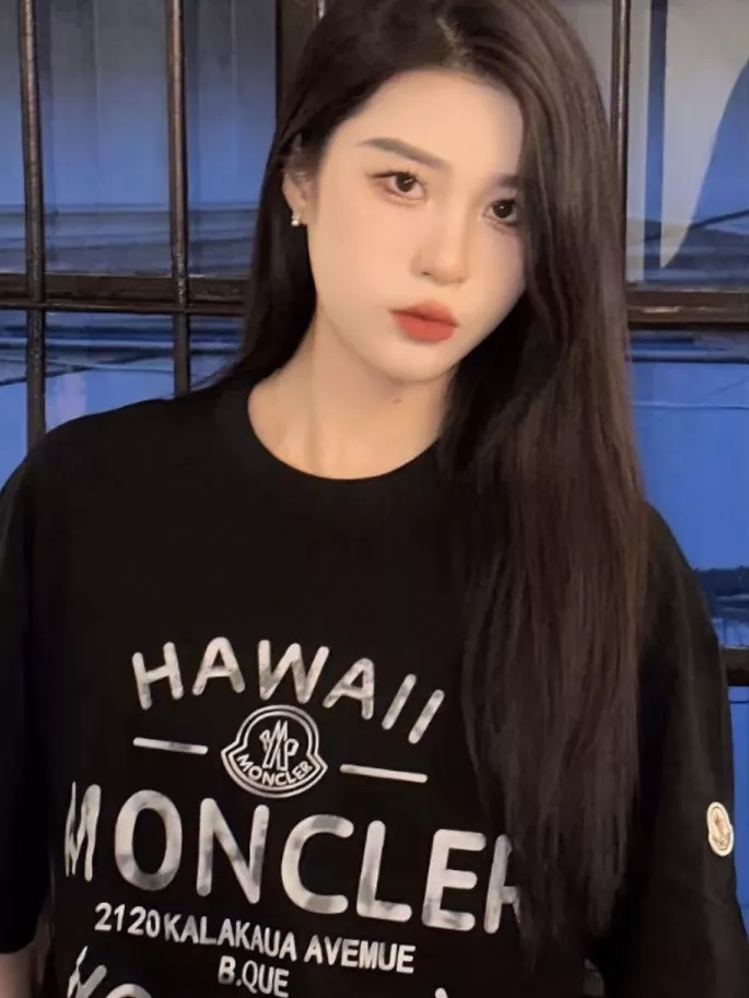 몽클레어 레터링 배지 프린트 반팔 티 상세 이미지 18