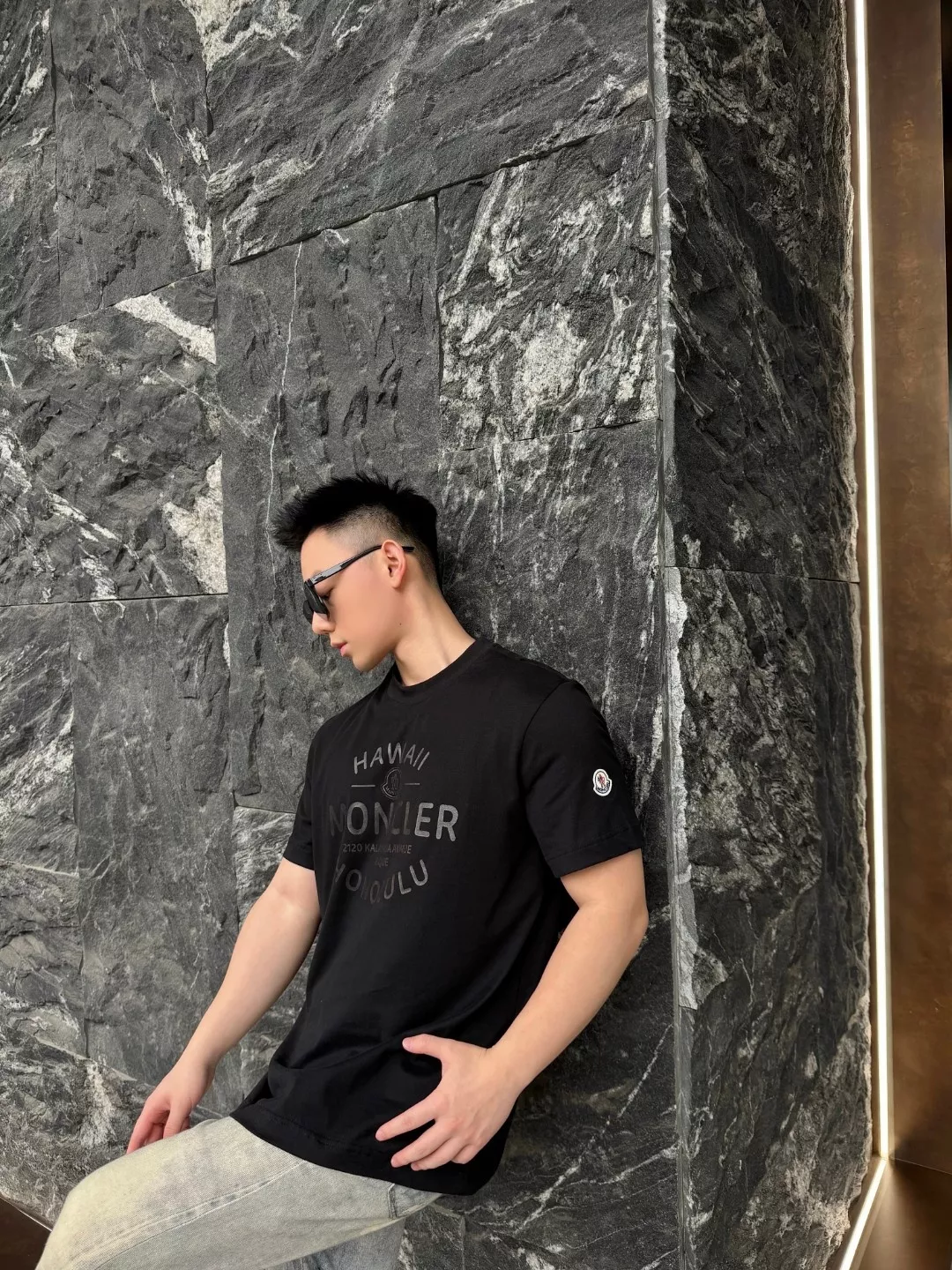 몽클레어 레터링 배지 프린트 반팔 티 상세 이미지 11