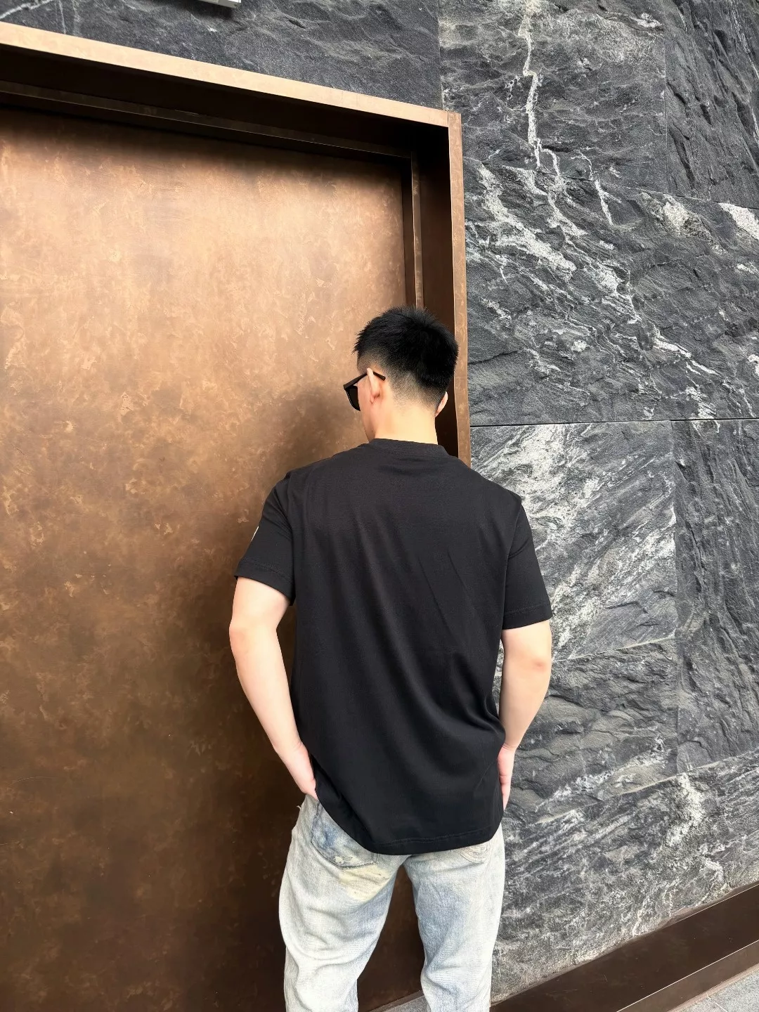 몽클레어 레터링 배지 프린트 반팔 티 상세 이미지 12