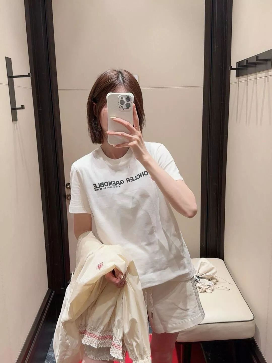 몽클레어 로고 프린트 코튼 티셔츠 상세 이미지 22