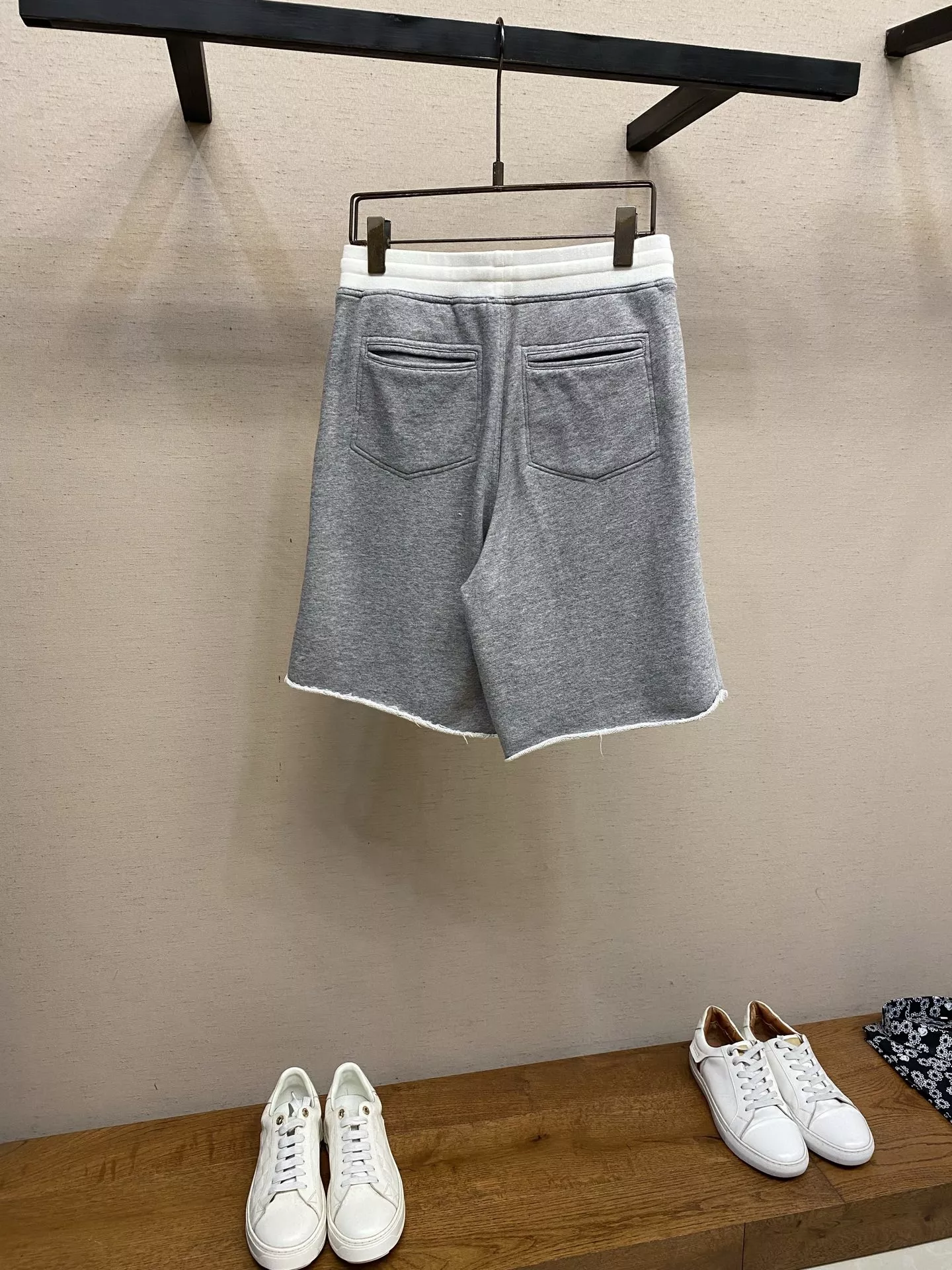 브루넬로쿠치넬리 로고 장식 코튼 린넨 버뮤다 쇼츠 상세 이미지 2