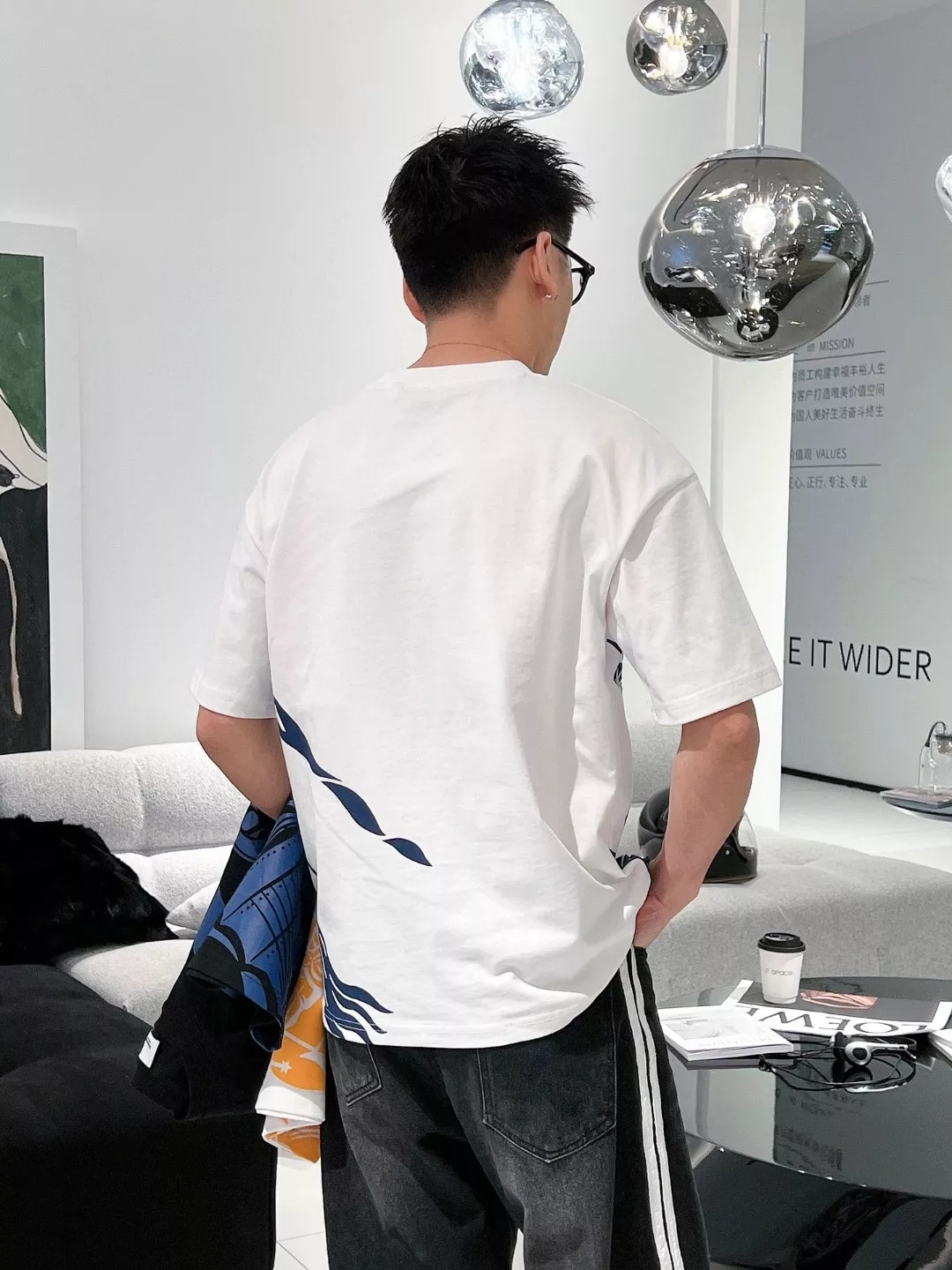 버버리 로열 나이트 그래픽 오버핏 반팔 상의 상세 이미지 26