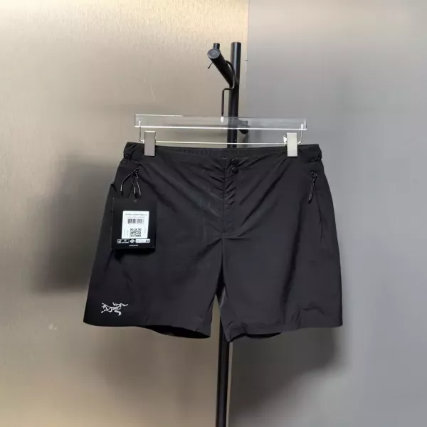 아크테릭스 드로스트링 아웃도어 속건 반바지