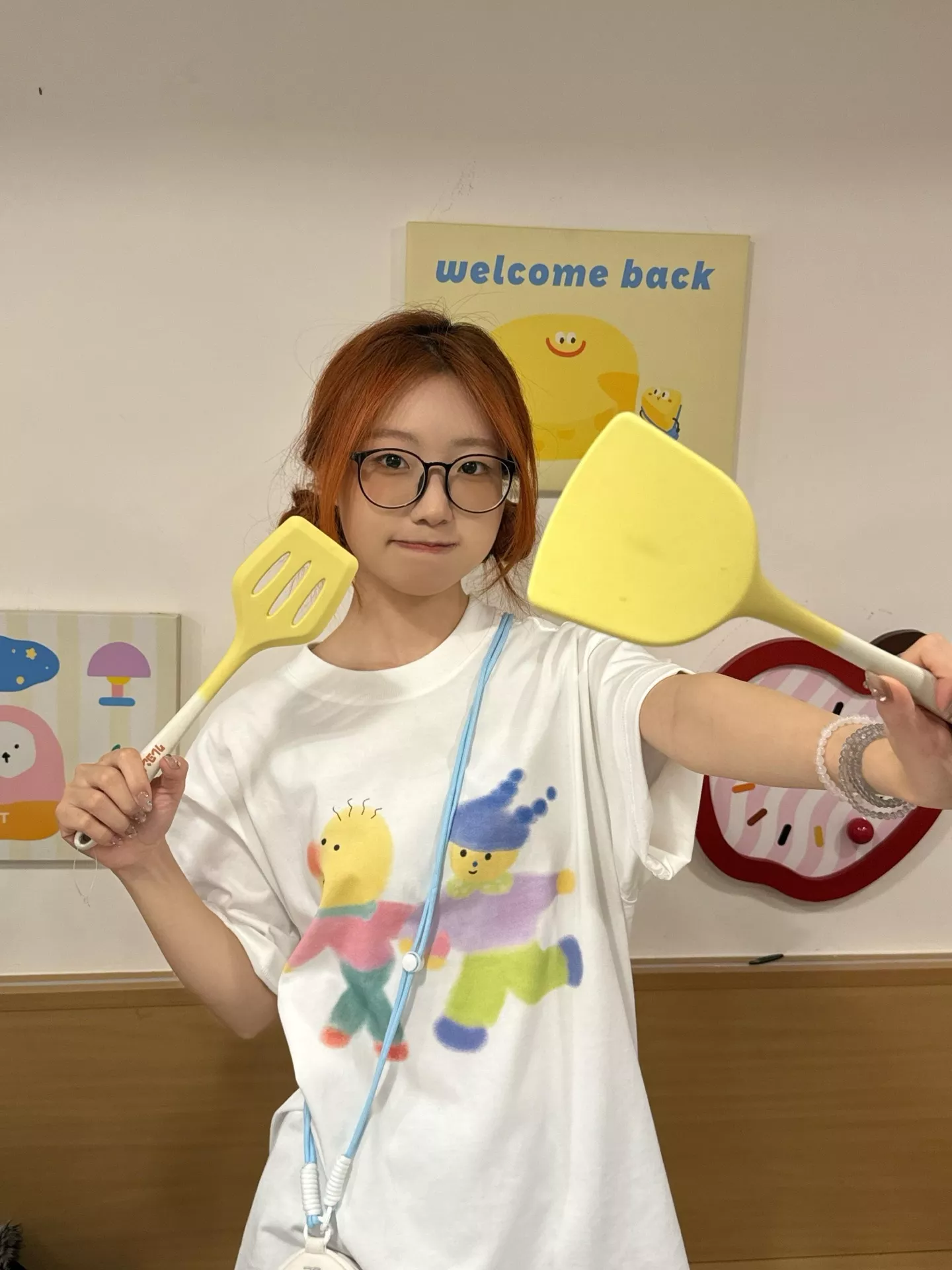 구찌 카툰 초상 프린트 라운드 반팔 티셔츠 상세 이미지 19