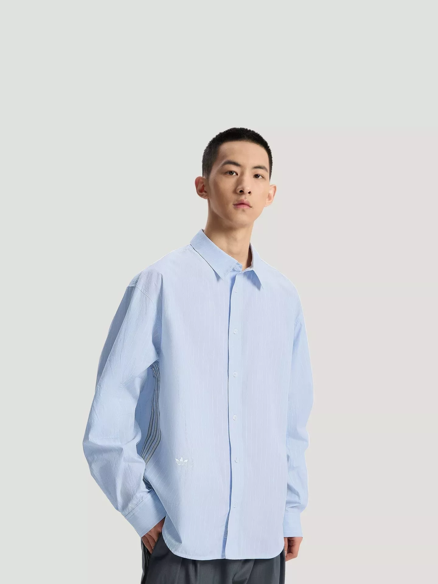 아디다스 오리지널스 리파인드 럭스 루즈핏 셔츠 상세 이미지 23