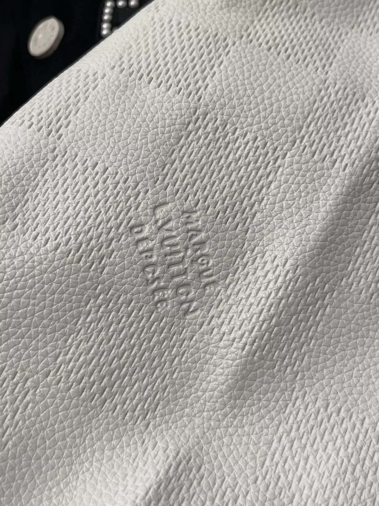 루이비통 로고 장식 배색 스타디움 재킷 상세 이미지 18