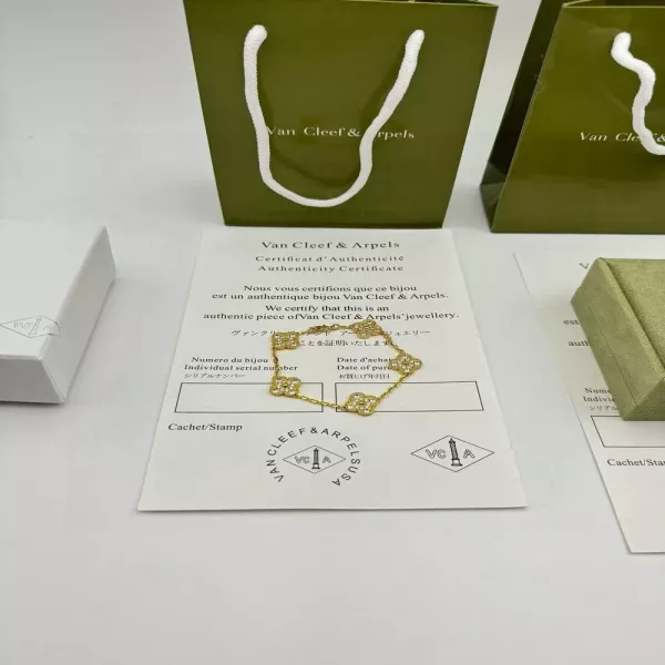 반클리프아펠 빈티지 알함브라 다이아몬드 모티브 체인 팔찌