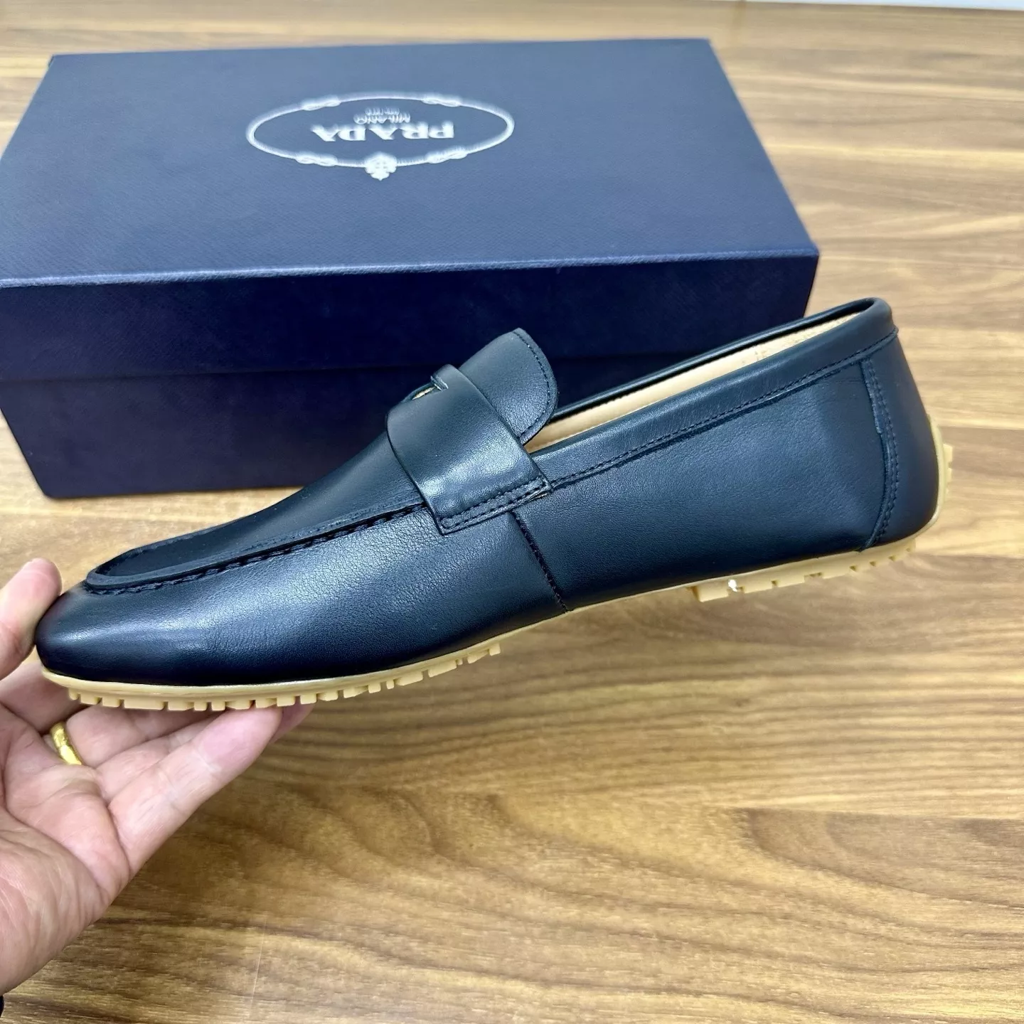 프라다 클래식 페니 로퍼 상세 이미지 4