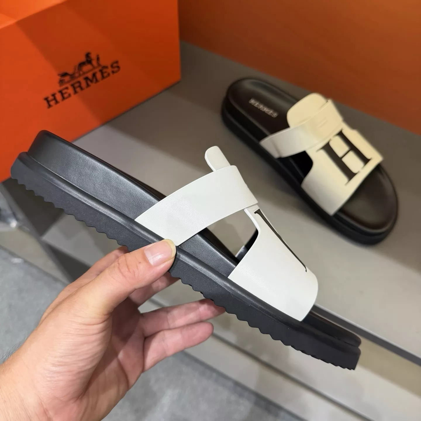 에르메스 H 로고 슬라이드 샌들 상세 이미지 7