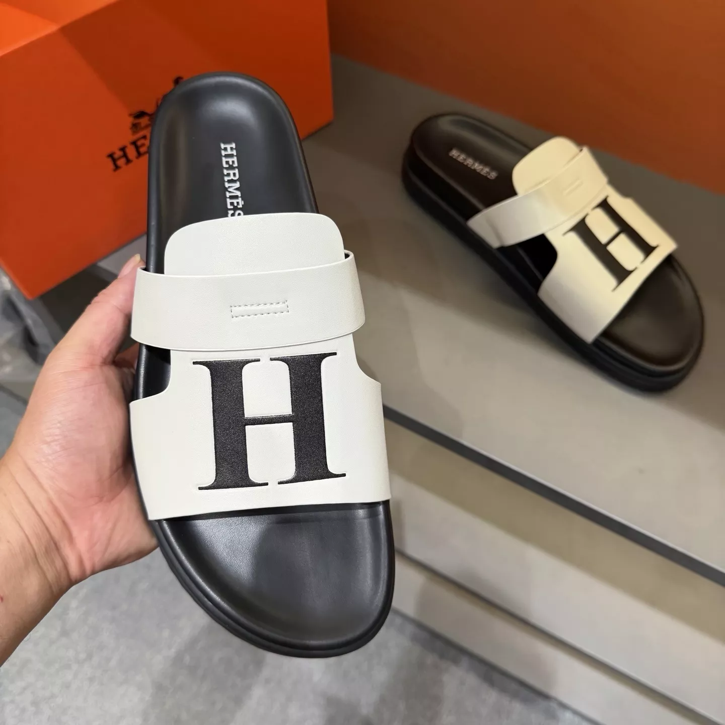 에르메스 H 로고 슬라이드 샌들 상세 이미지 8