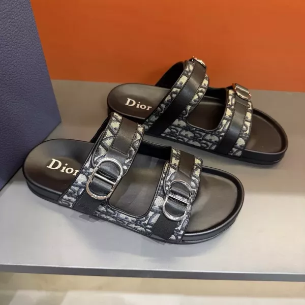 디올 오블리크 스트랩 슬라이드 샌들