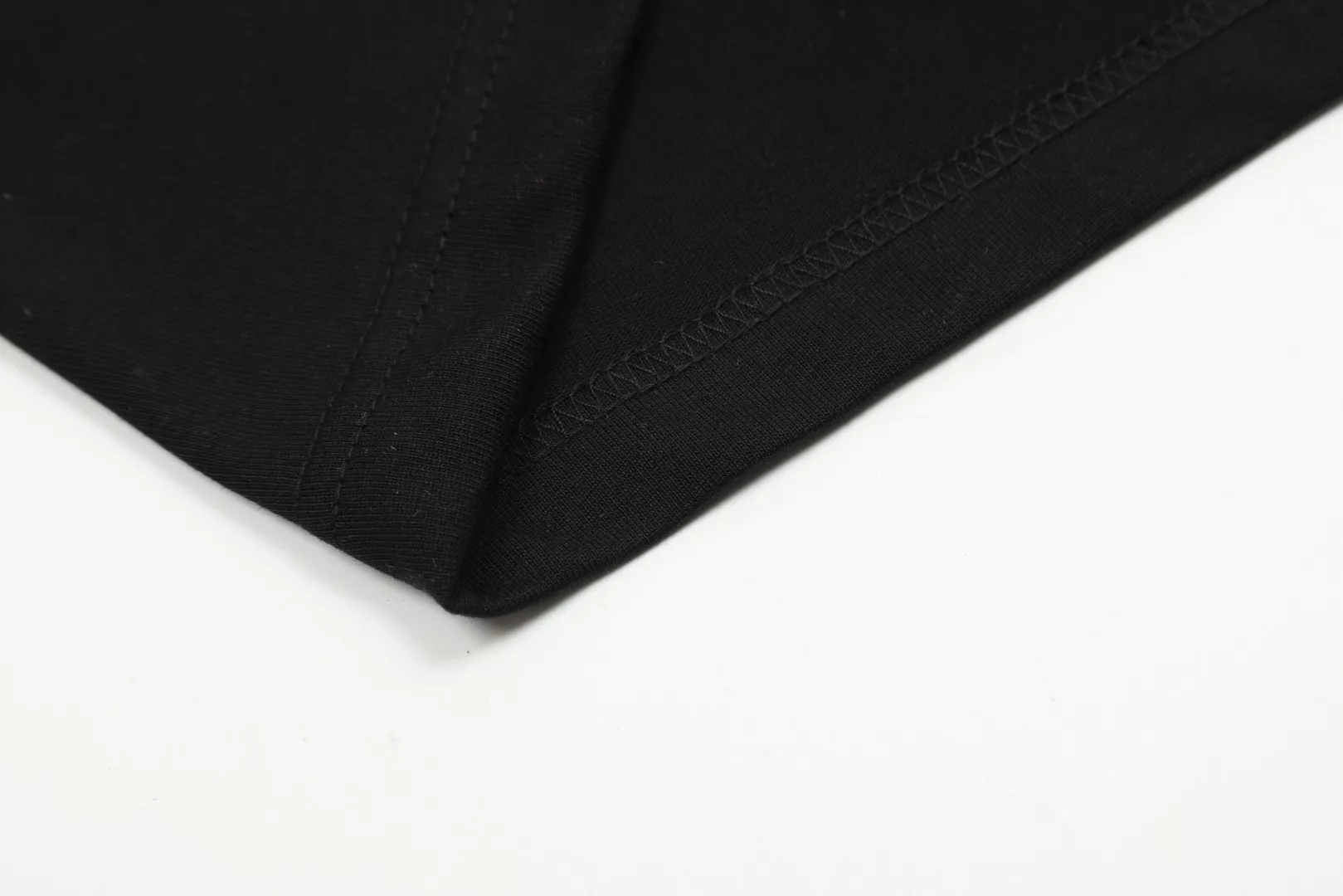 로에베 키즈 자수 로고 반팔 상의 상세 이미지 8