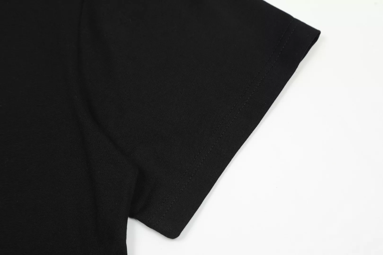 로에베 키즈 자수 로고 반팔 상의 상세 이미지 6