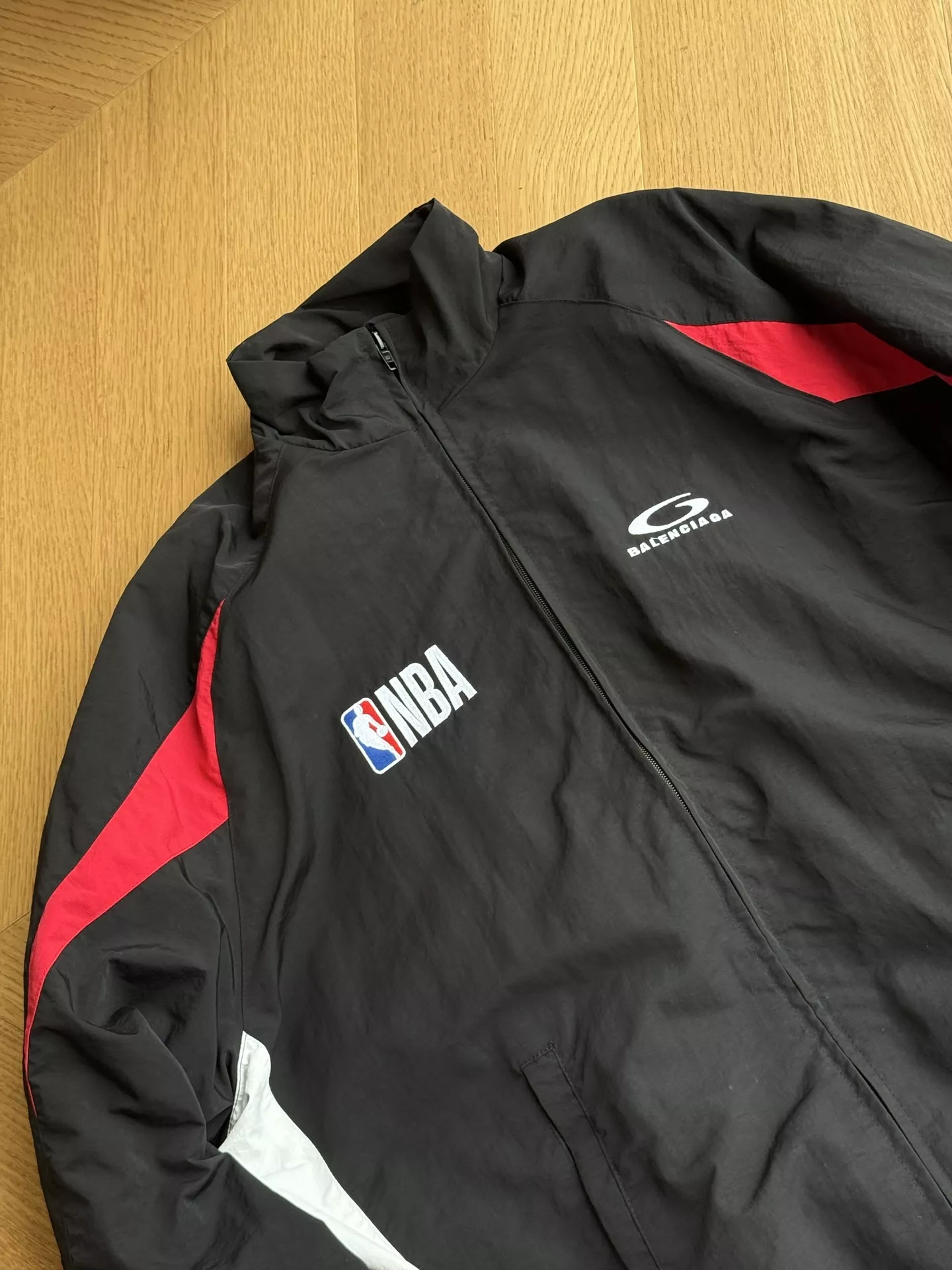 발렌시아가 NBA 협업 10번 스포츠 재킷 상세 이미지 10