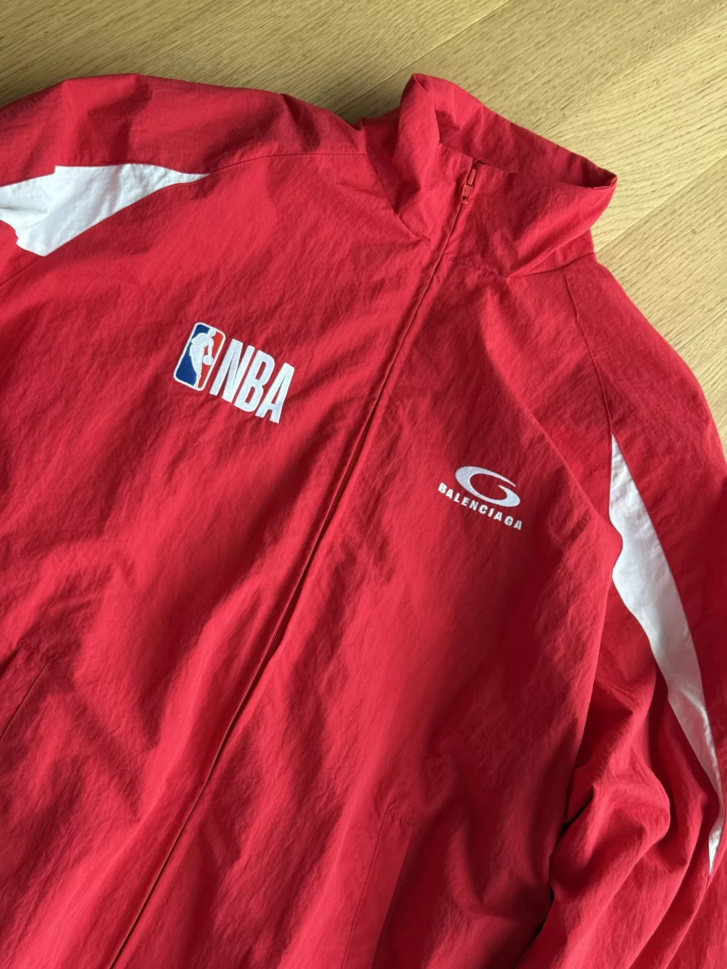 발렌시아가 NBA 협업 10번 스포츠 재킷 상세 이미지 9