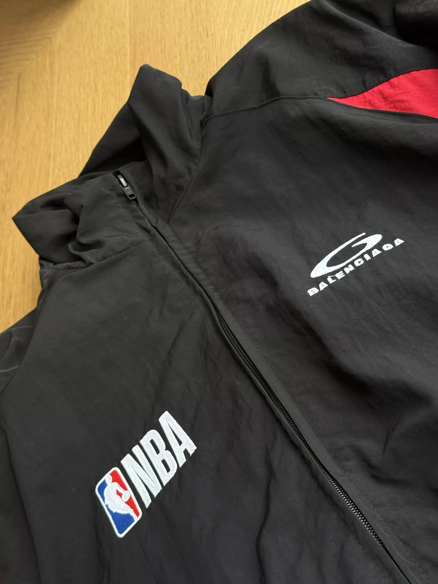 발렌시아가 NBA 협업 10번 스포츠 재킷 상세 이미지 12