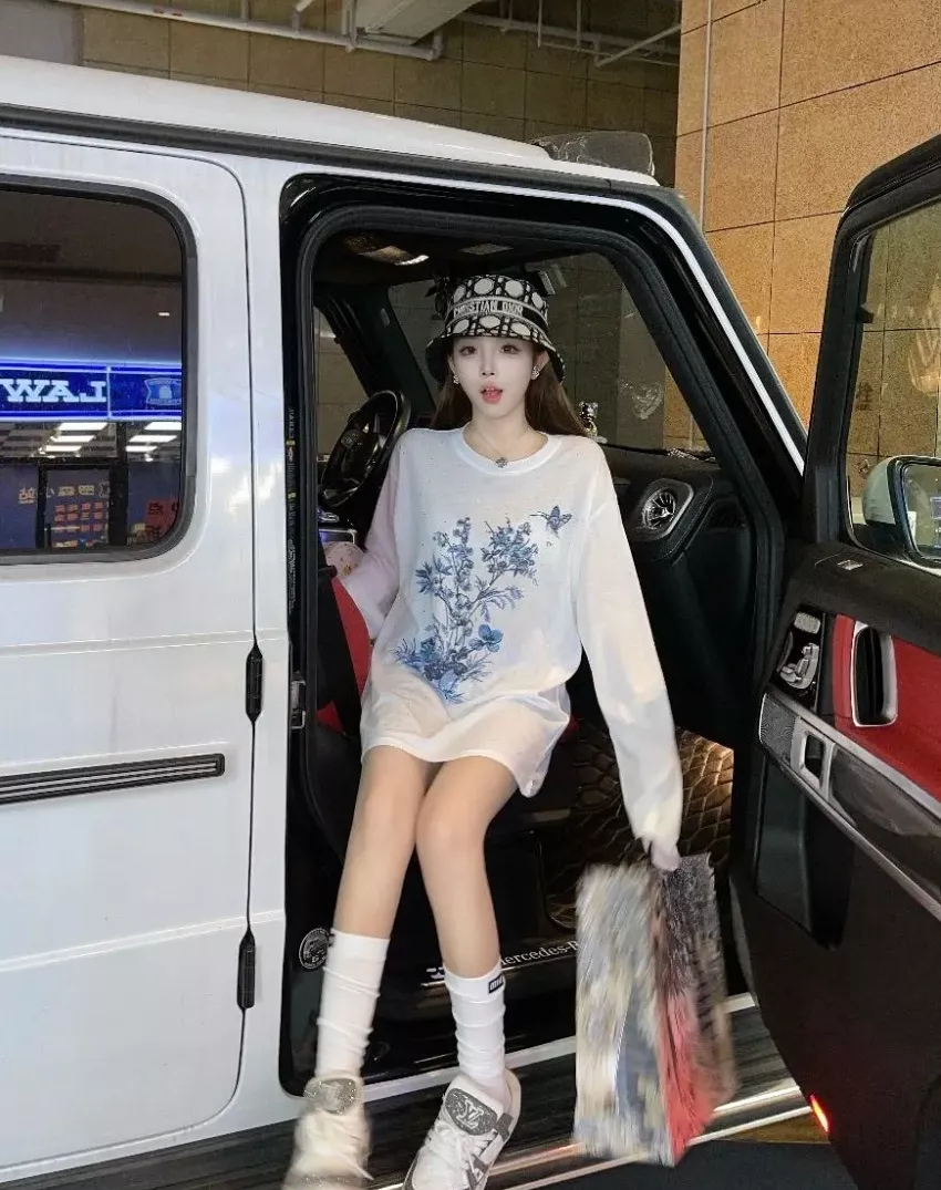디올 블루 플라워 버터플라이 프린트 장식 선커버 상의 상세 이미지 23