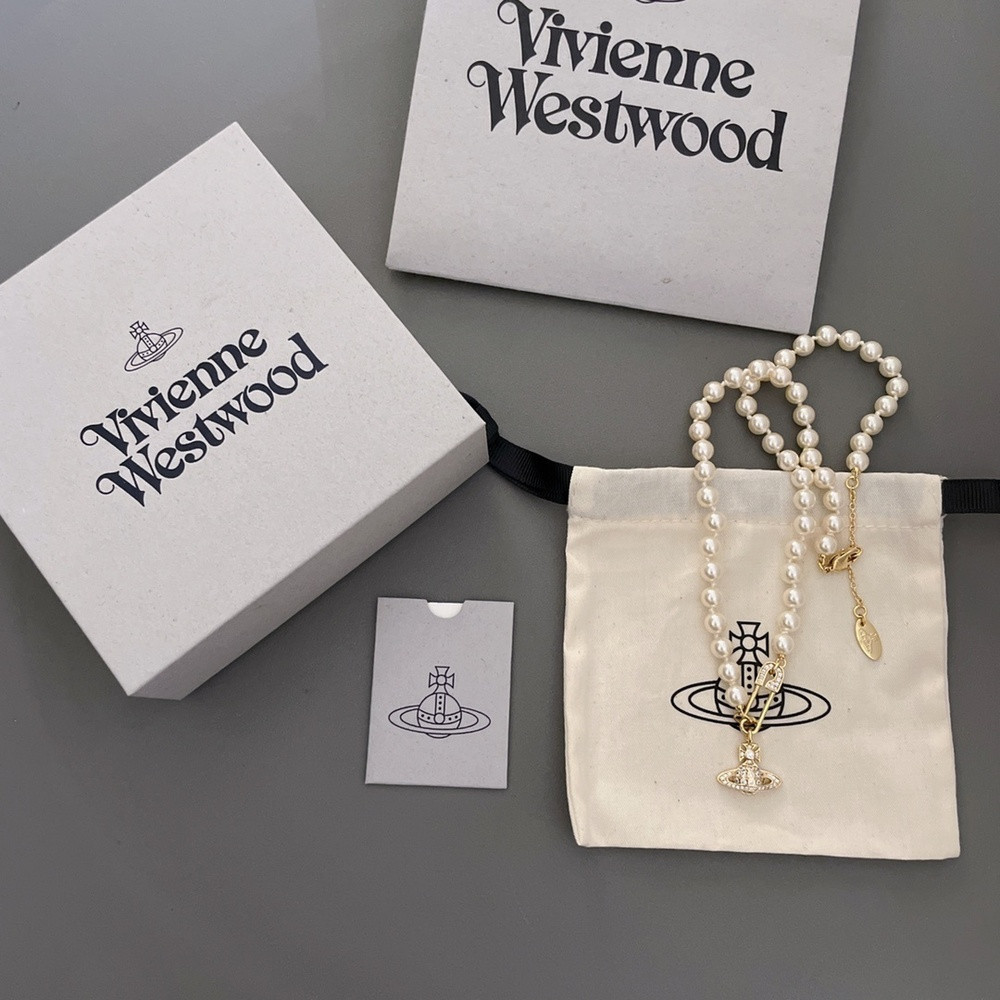 비비안웨스트우드 토성 진주 장식 네크리스