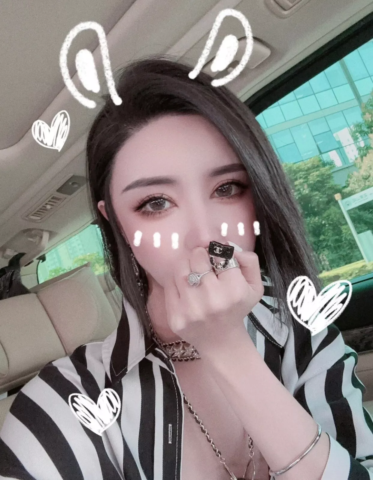 샤넬 미니 백 참 장식 링 상세 이미지 15