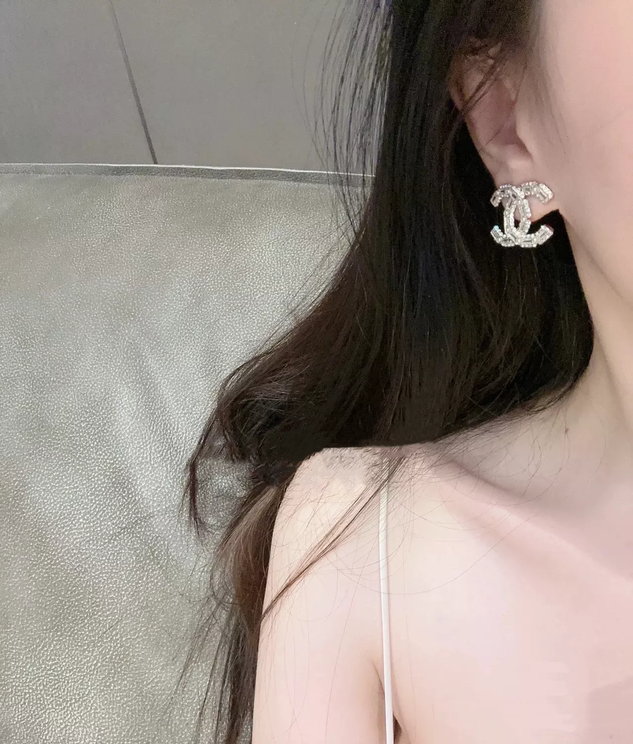 샤넬 더블 씨 큐빅 포인트 이어링 상세 이미지 12