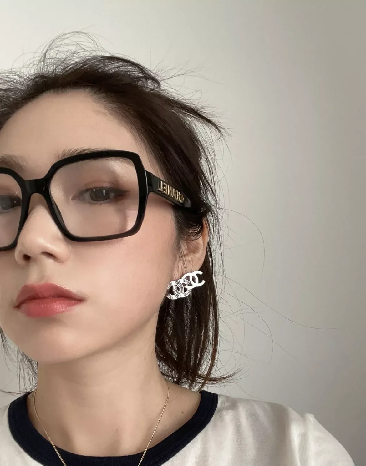 샤넬 비대칭 더블C 로고 이어 장식 상세 이미지 45