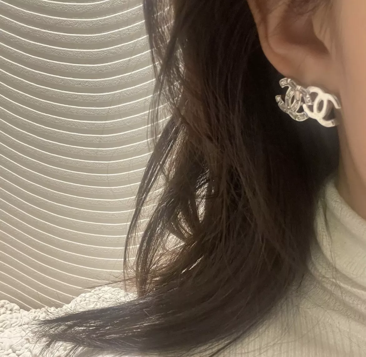 샤넬 비대칭 더블C 로고 이어 장식 상세 이미지 32