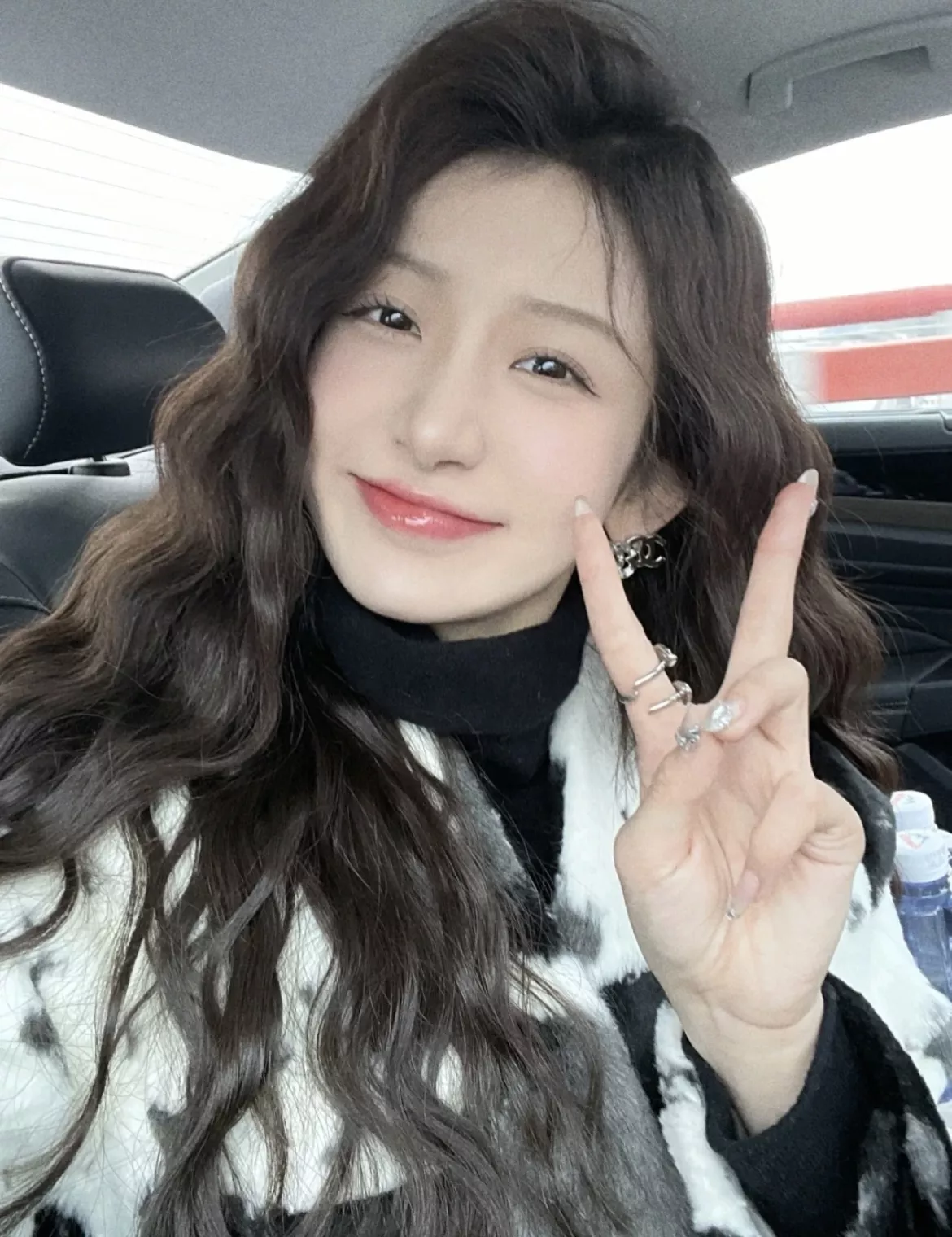 샤넬 비대칭 더블C 로고 이어 장식 상세 이미지 38