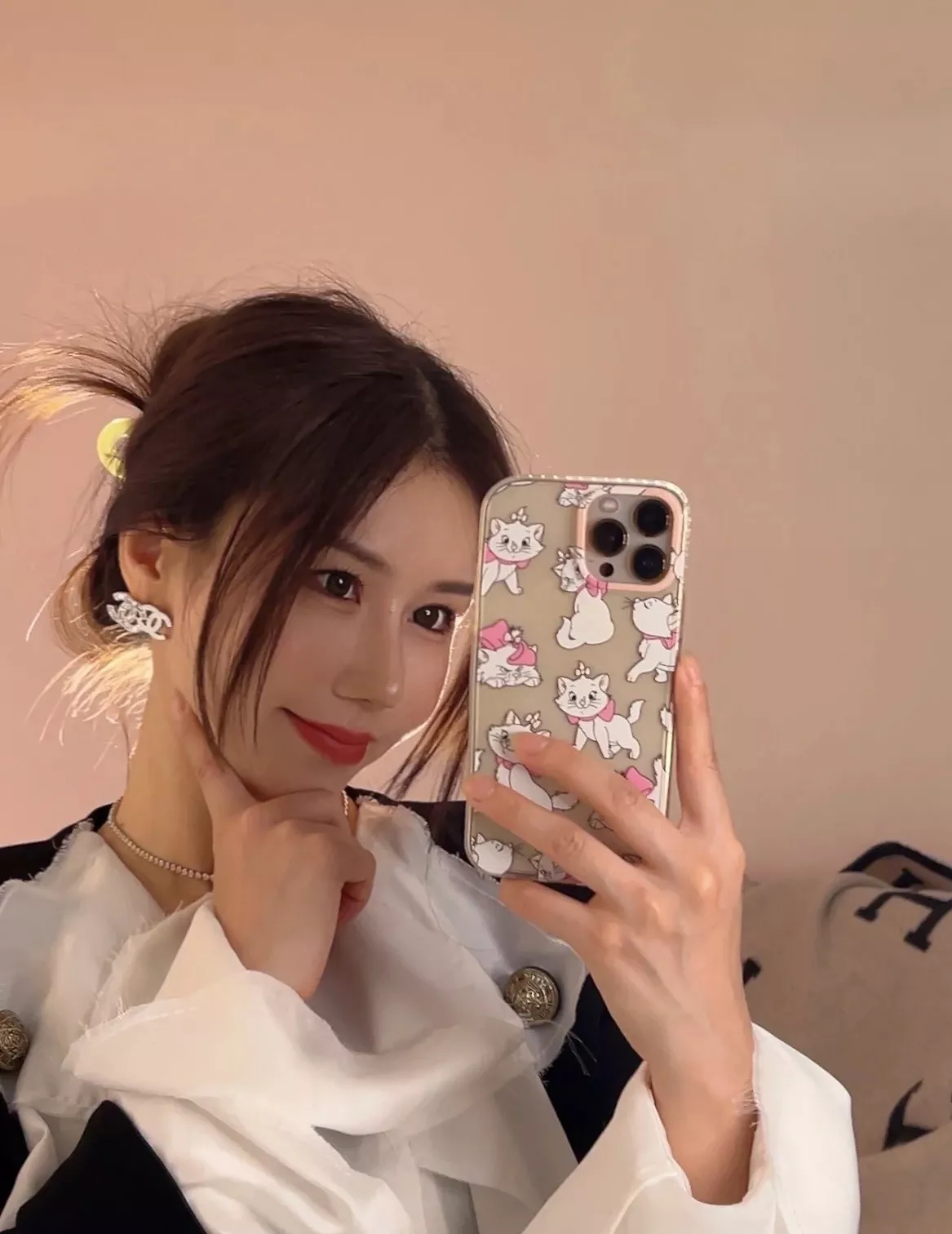 샤넬 비대칭 더블C 로고 이어 장식 상세 이미지 54