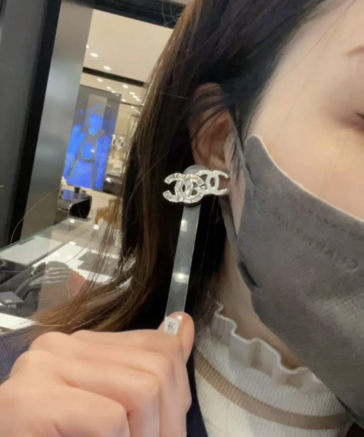 샤넬 비대칭 더블C 로고 이어 장식 상세 이미지 27