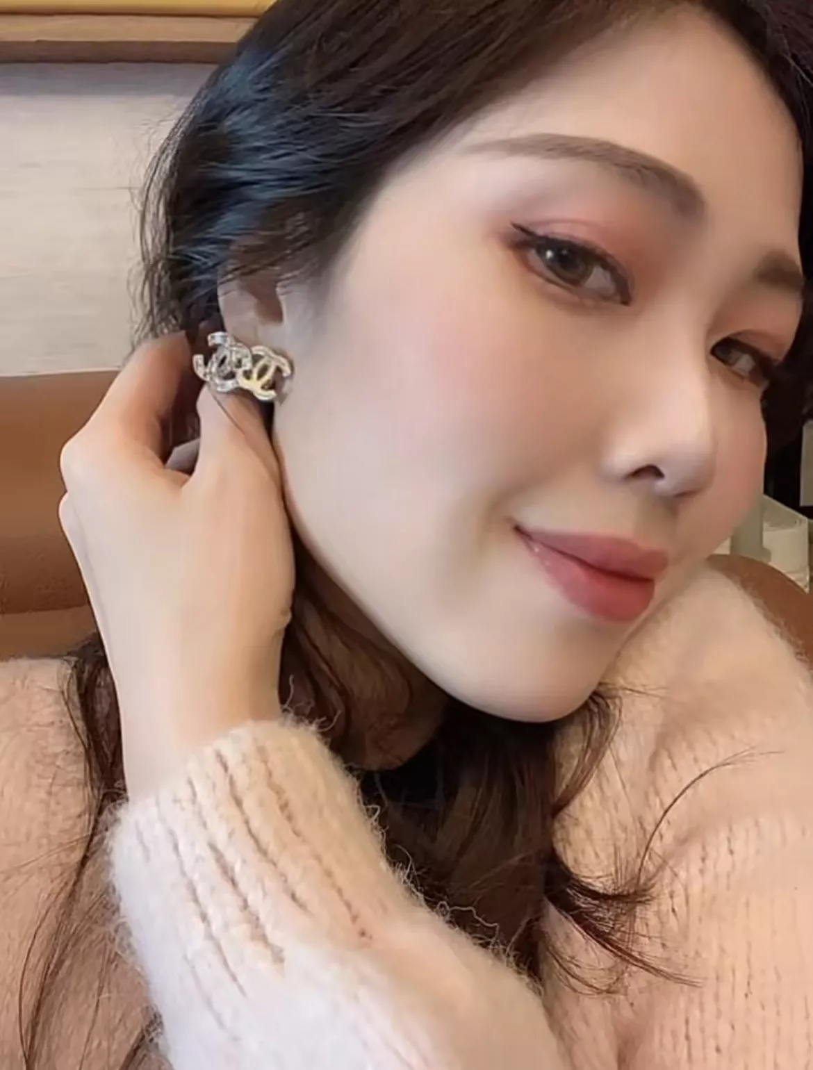 샤넬 비대칭 더블C 로고 이어 장식 상세 이미지 29