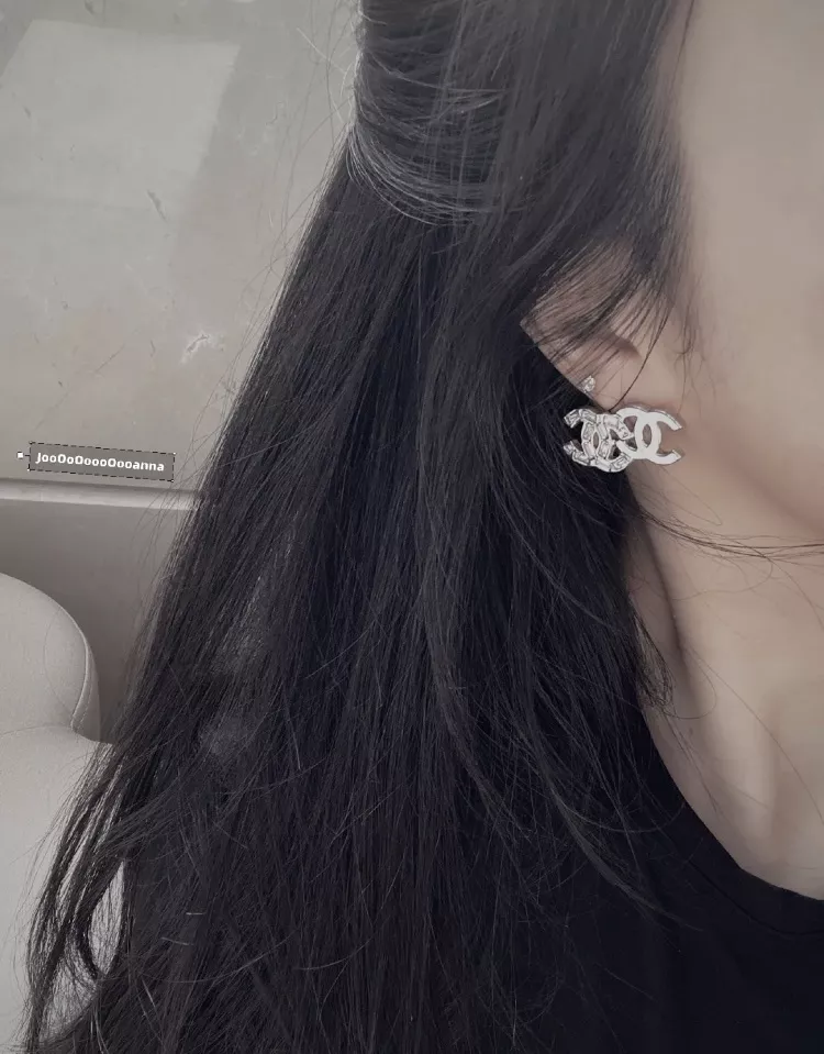 샤넬 비대칭 더블C 로고 이어 장식 상세 이미지 14