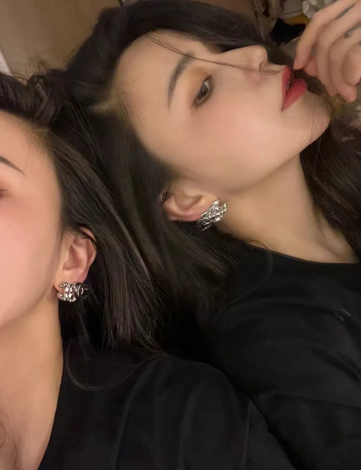 샤넬 비대칭 더블C 로고 이어 장식 상세 이미지 59