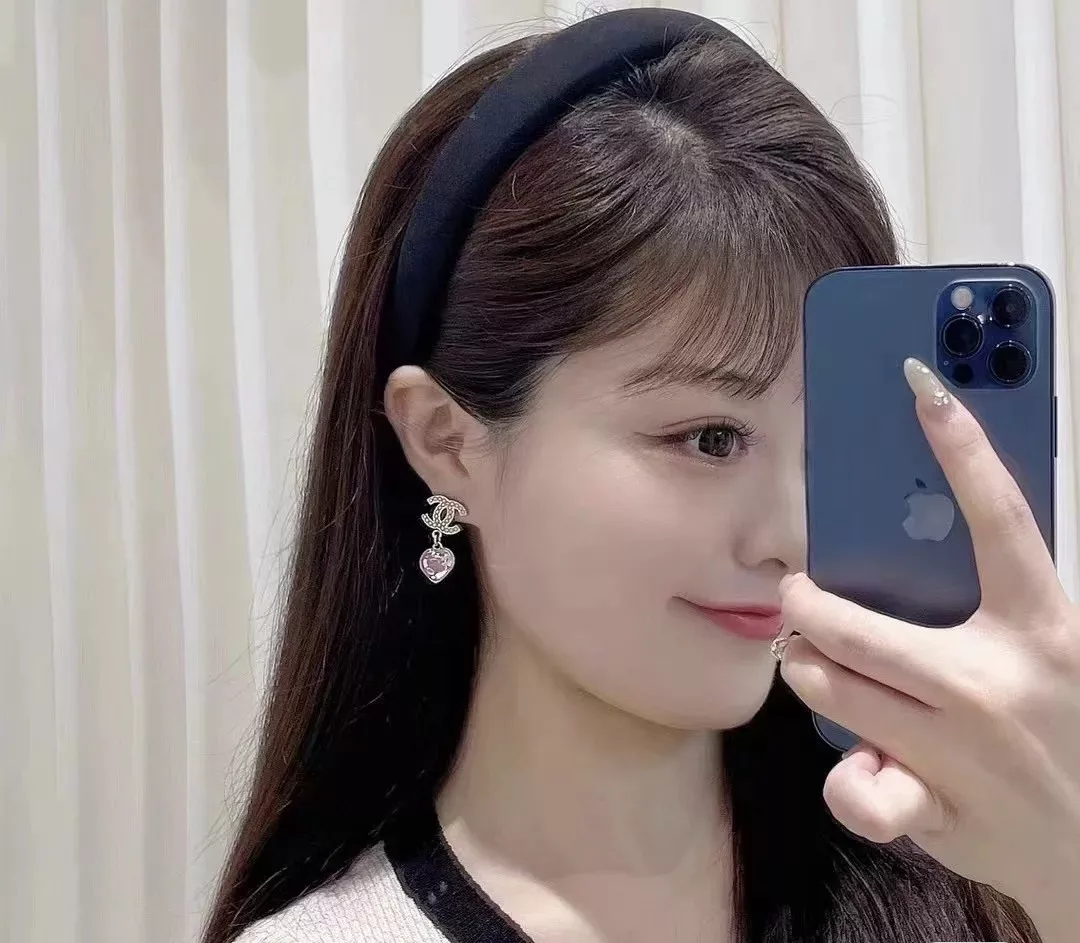 샤넬 핑크 하트 드롭 이어 장식 상세 이미지 17