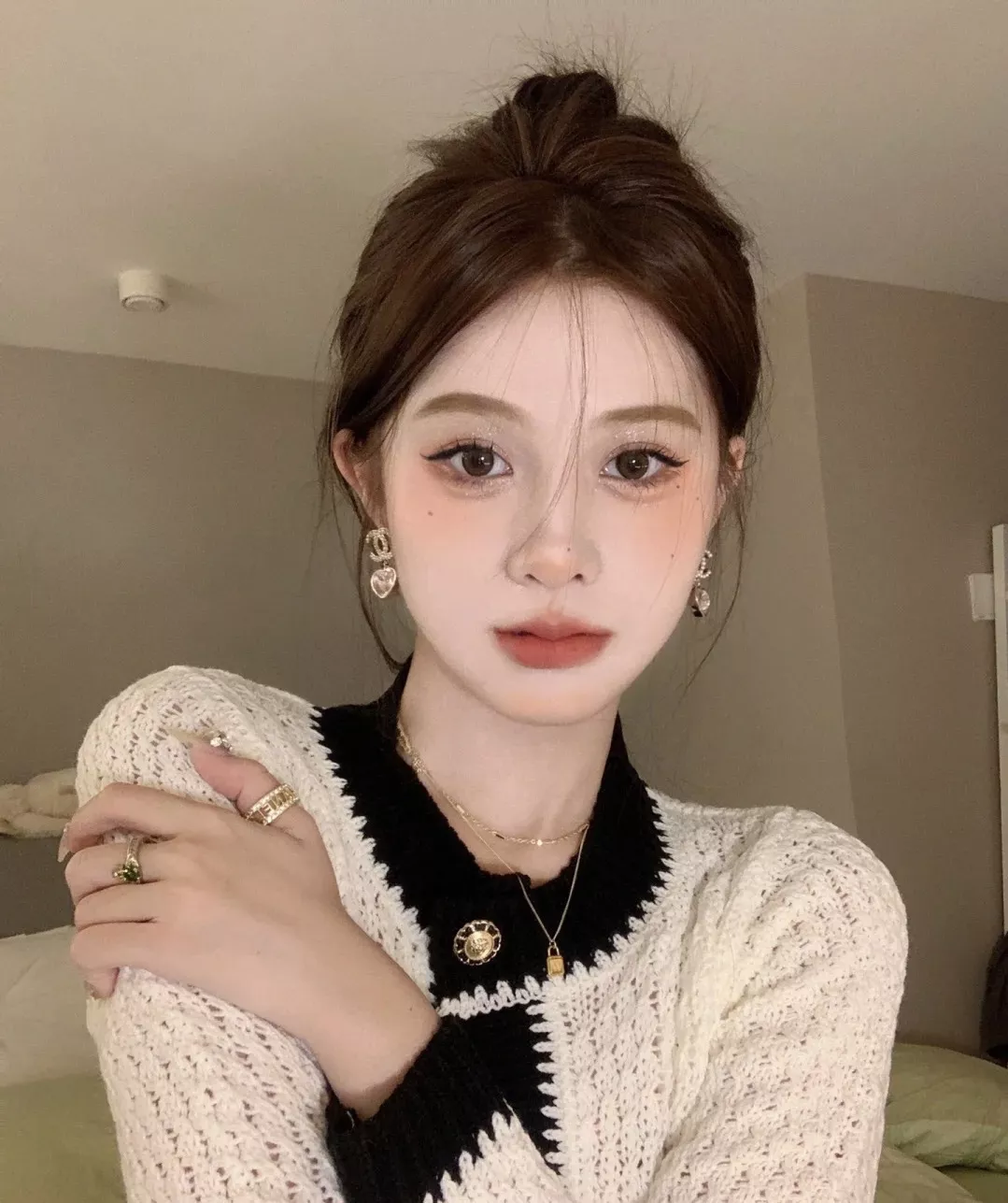 샤넬 핑크 하트 드롭 이어 장식 상세 이미지 37