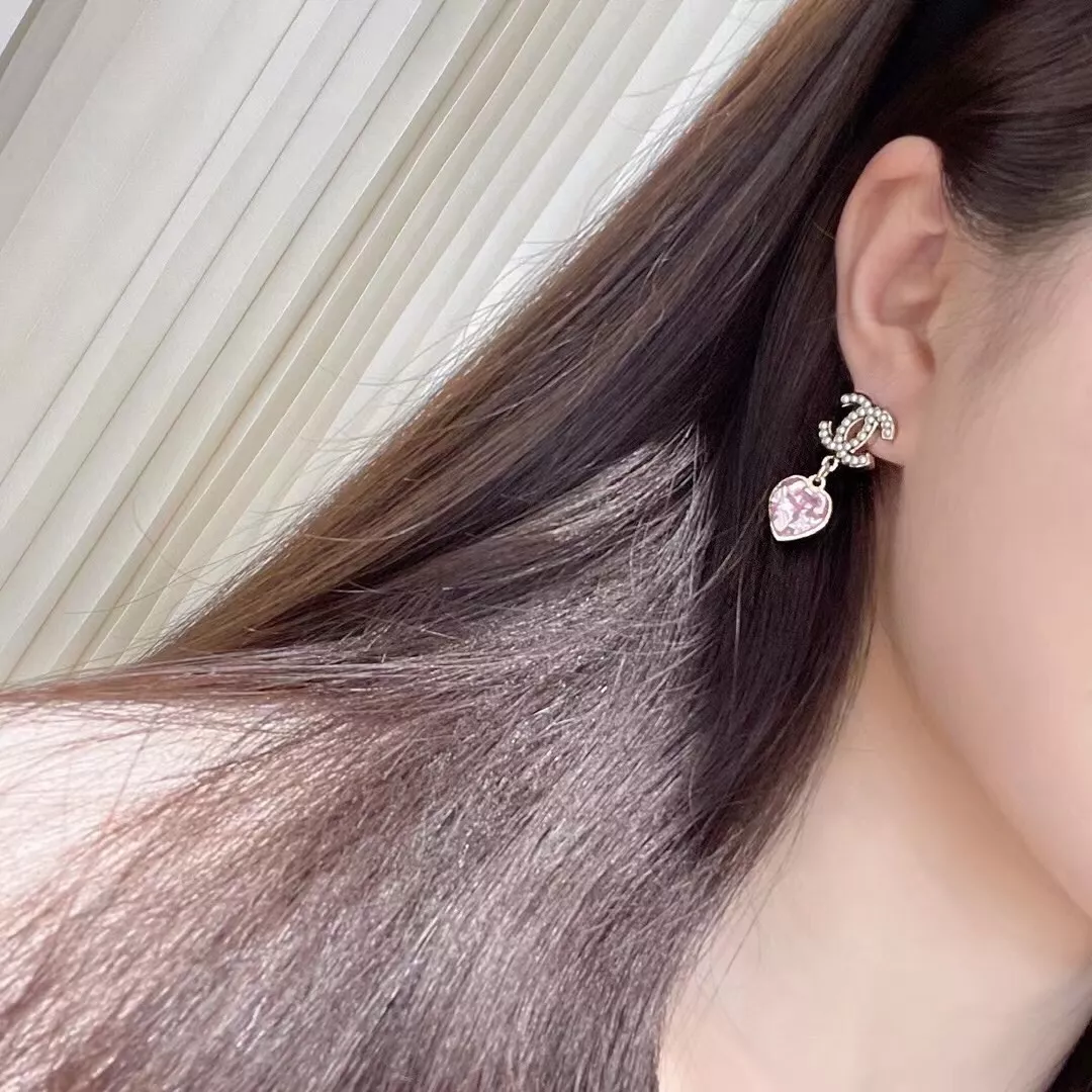 샤넬 핑크 하트 드롭 이어 장식 상세 이미지 29