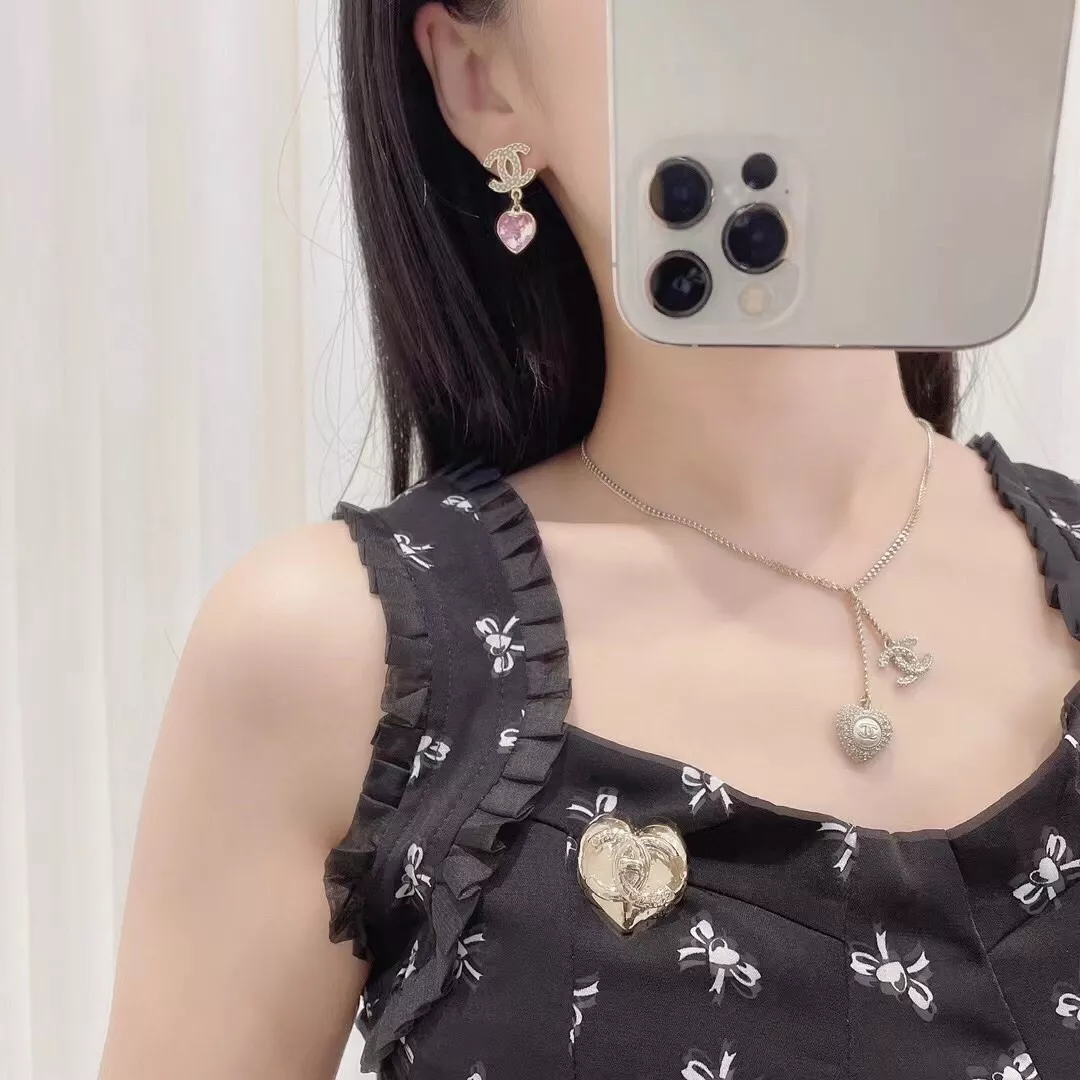 샤넬 핑크 하트 드롭 이어 장식 상세 이미지 27