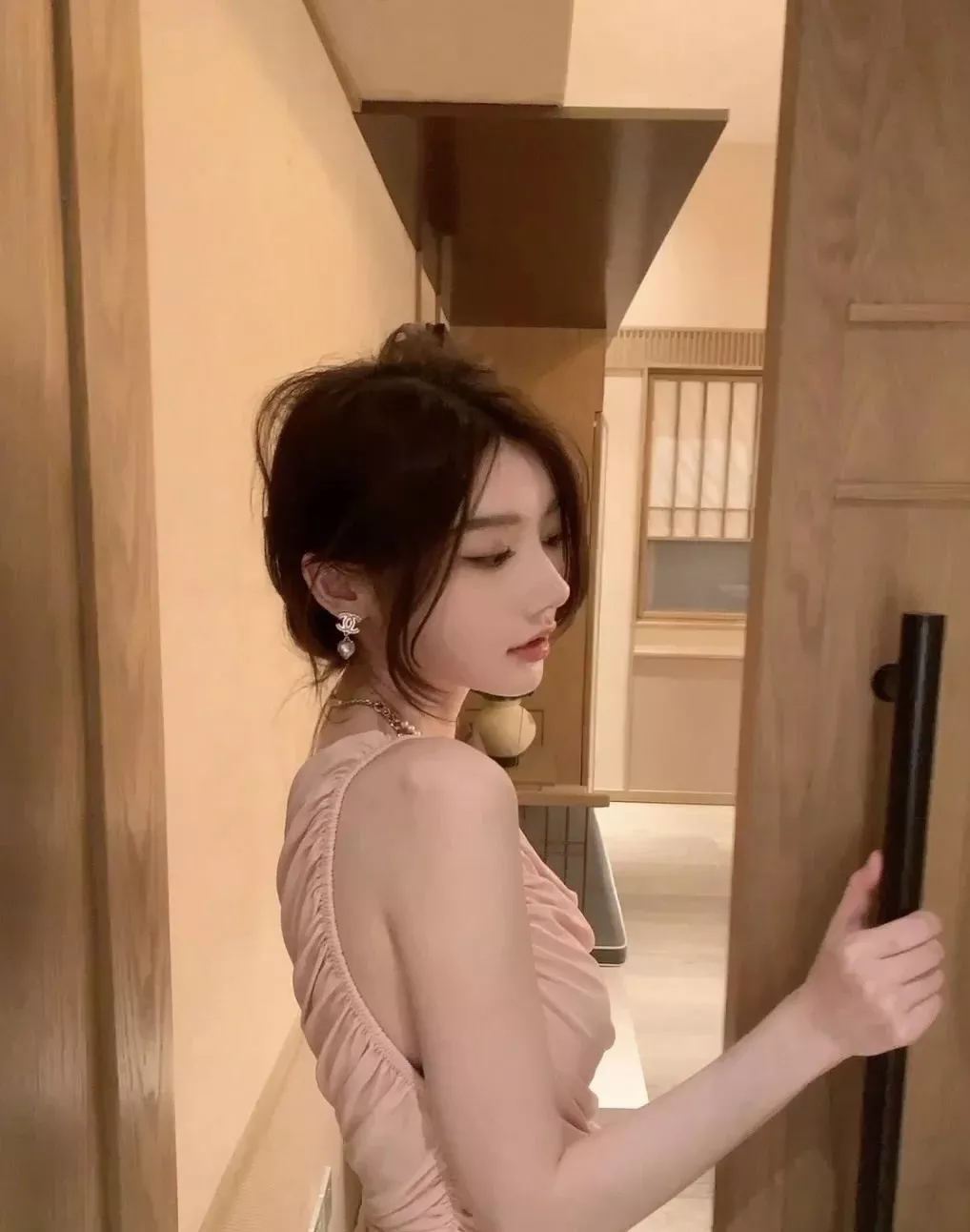 샤넬 핑크 하트 드롭 이어 장식 상세 이미지 39